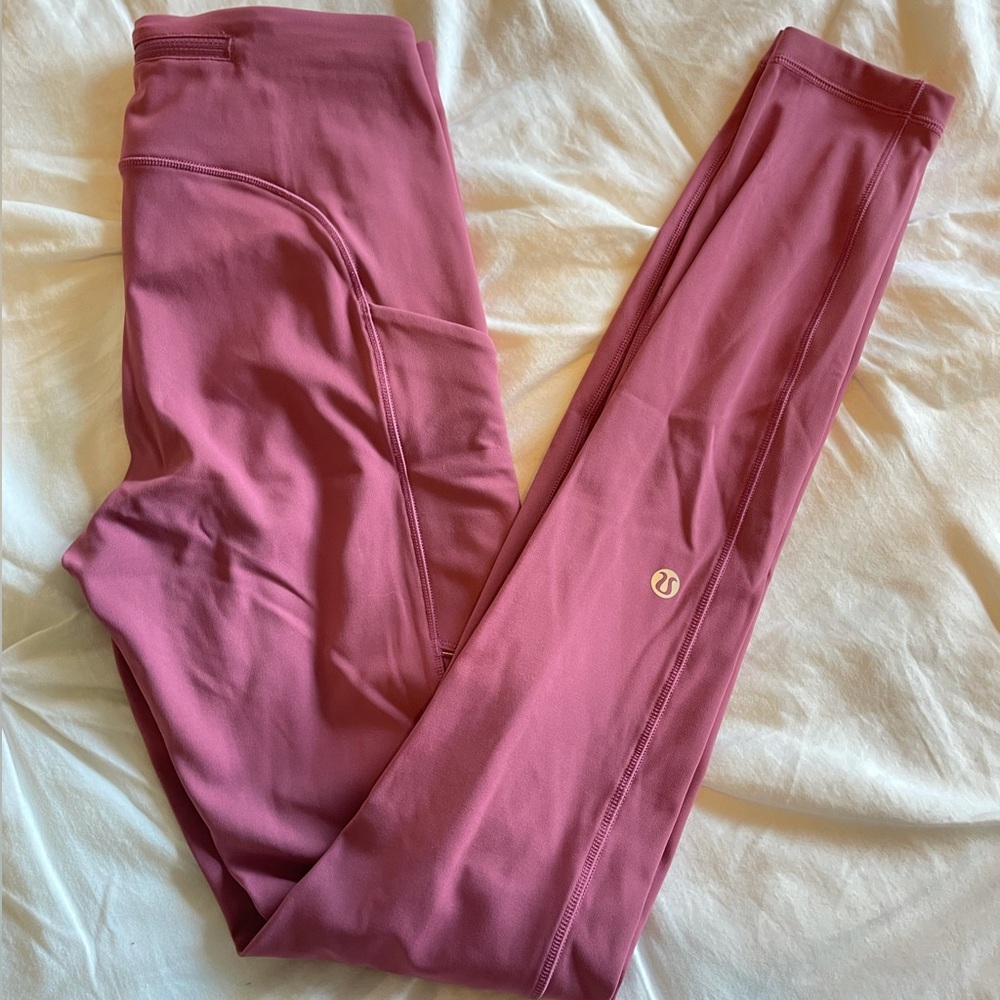 Lululemon leggings: “Speed Up Tight, Full On Luxtreme”